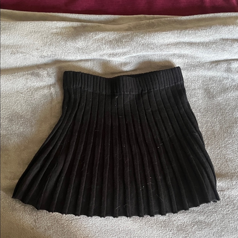 Elegant Black Pleated Skirt